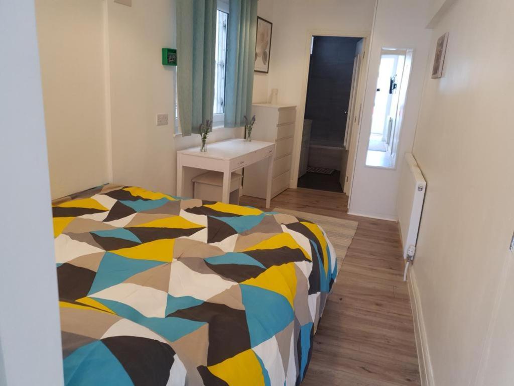 Star London Brent Street Cosy 1-Bed Hideaway Lägenhet Hendon Exteriör bild