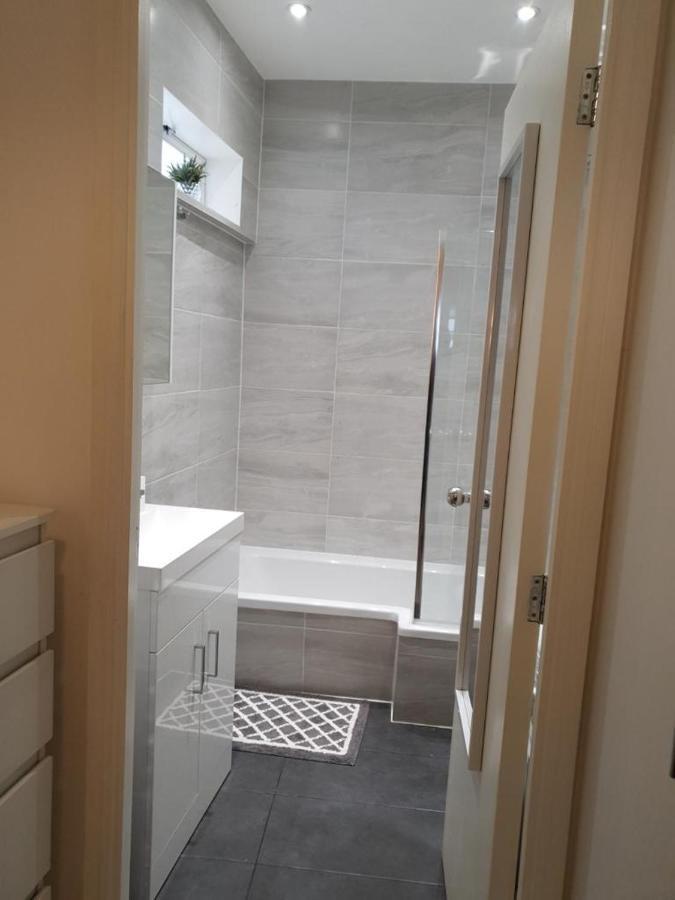 Star London Brent Street Cosy 1-Bed Hideaway Lägenhet Hendon Exteriör bild